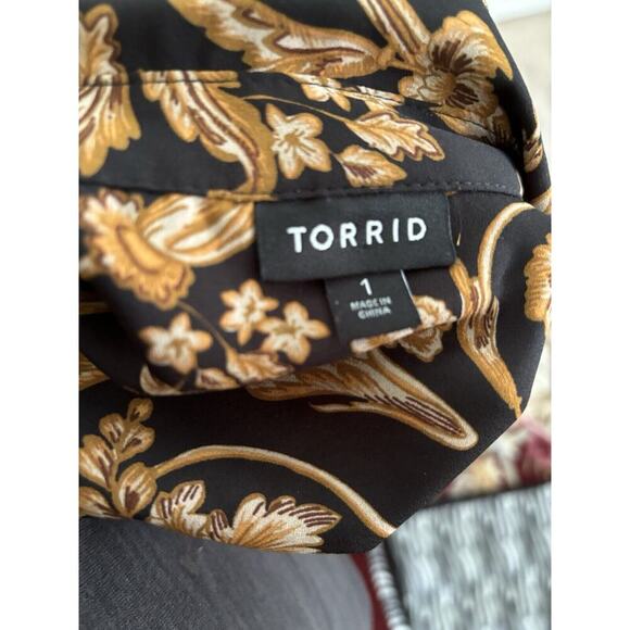 Torrid Madison Georgette Button Front Blouse Black Ornate 1X Plus Size - Picture 5 of 9